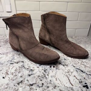 Kelsi Dagger Taupe Tan Leather Ankle Boots Booties w/Zipper, Women’s Size 7.5